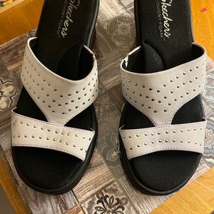 New Sketchers Chunky heel size 9